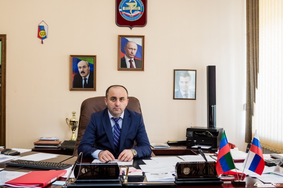 Искренне поздравляем ректора Сулеймана Нураттиновича Маммаева с Днем Рождения !