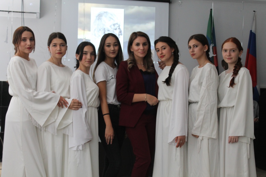 День рождения Расула Гамзатова