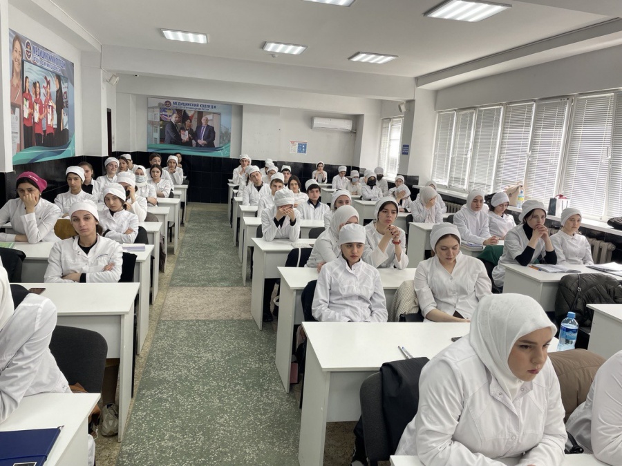 Встреча студентов  с сотрудником  Центра противодействия экстремизму МВД по Республике Дагестан