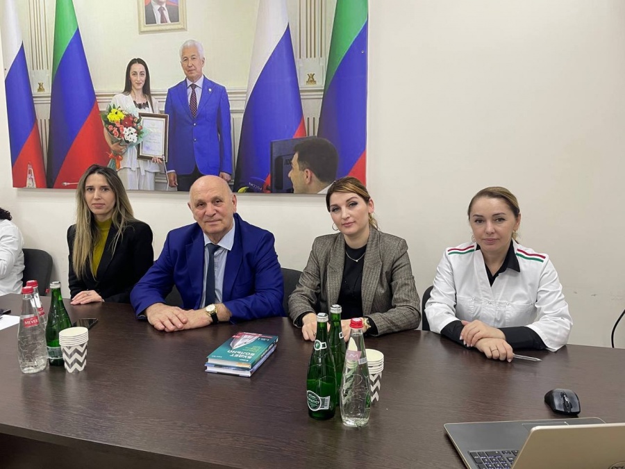 1 декабря  2022г  в Медицинском колледже ДГМУ была проведена олимпиада среди студентов 1-4 курса, специальности  «Лечебное дело»   «Шаг в профессию».