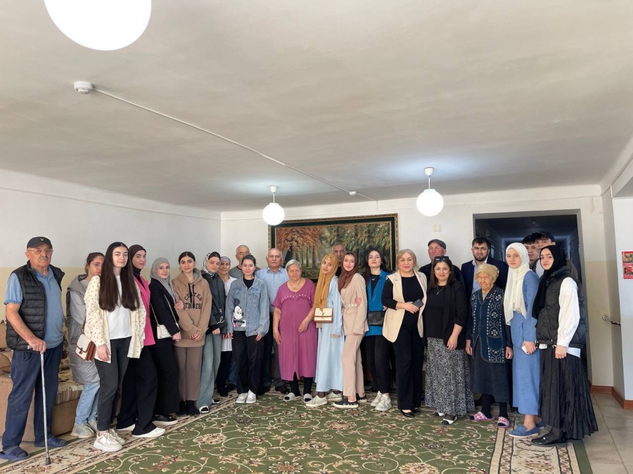 Акция "Подари улыбку взрослым".