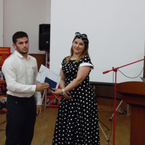 Вручение дипломов...275