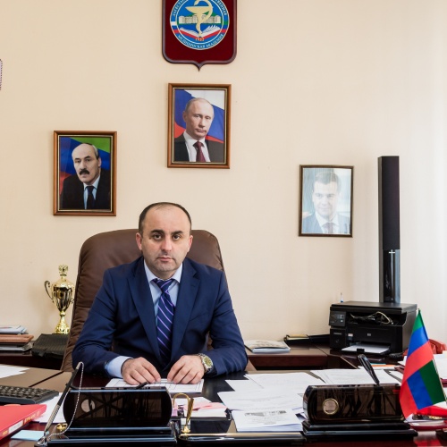 Искренне поздравляем ректора Сулеймана Нураттиновича Маммаева с Днем Рождения !