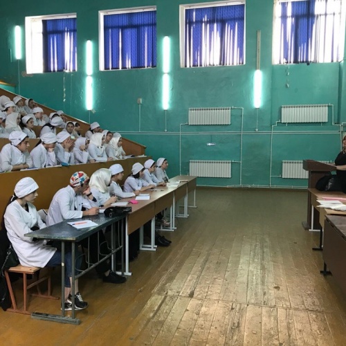 Встреча с проректором по воспитательной части Эльмирой Гаджибалаевной