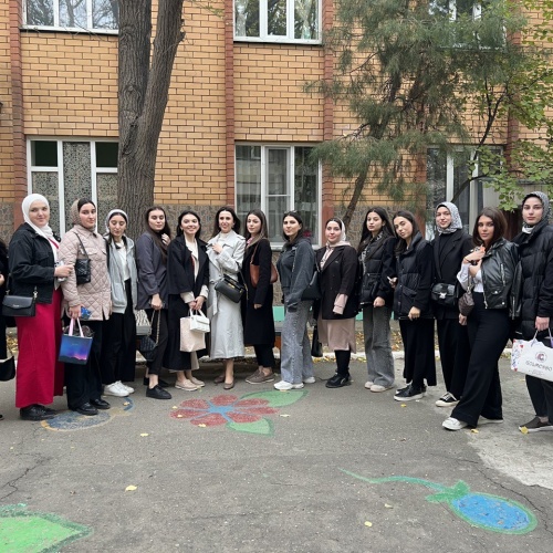 14 ноября студенты Медицинского колледжа ДГМУ совместно с педагогом-организаторам Казамбиевой М.М. посетили  Республиканский  центр для детей и подростков с ограниченными возможностями.